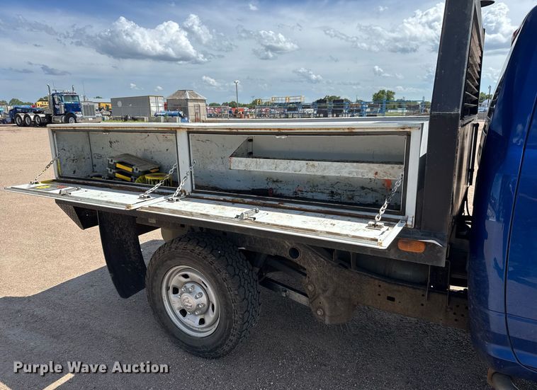 image for item EM8027 2015 Dodge Ram 2500 Crew Cab flatbed pickup truck