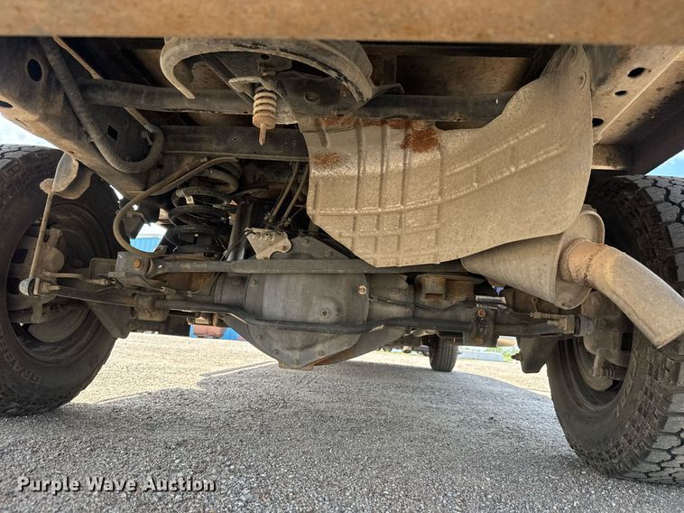 image for item EM8027 2015 Dodge Ram 2500 Crew Cab flatbed pickup truck