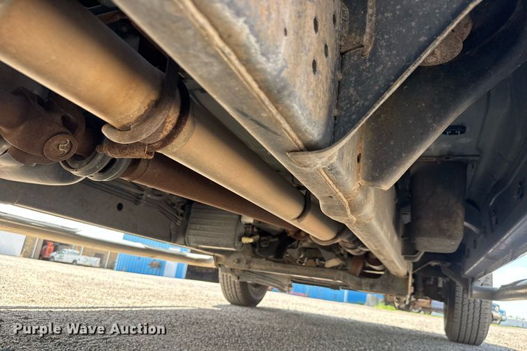 image for item EM8027 2015 Dodge Ram 2500 Crew Cab flatbed pickup truck