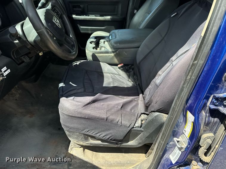 image for item EM8027 2015 Dodge Ram 2500 Crew Cab flatbed pickup truck