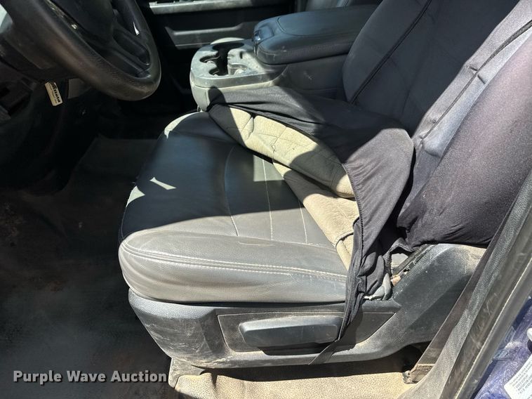 image for item EM8027 2015 Dodge Ram 2500 Crew Cab flatbed pickup truck