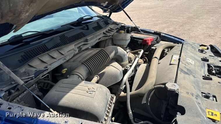 image for item EM8027 2015 Dodge Ram 2500 Crew Cab flatbed pickup truck