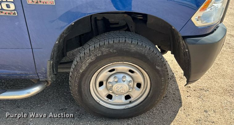 image for item EM8027 2015 Dodge Ram 2500 Crew Cab flatbed pickup truck