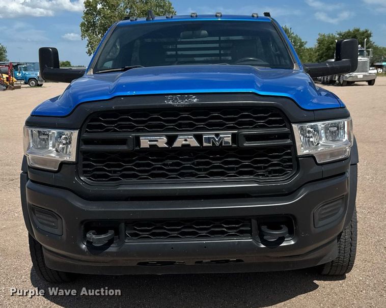 image for item EM8028 2021 Dodge Ram 5500 flatbed truck