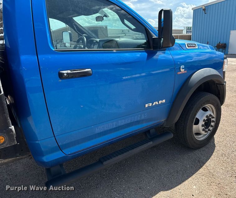 image for item EM8028 2021 Dodge Ram 5500 flatbed truck