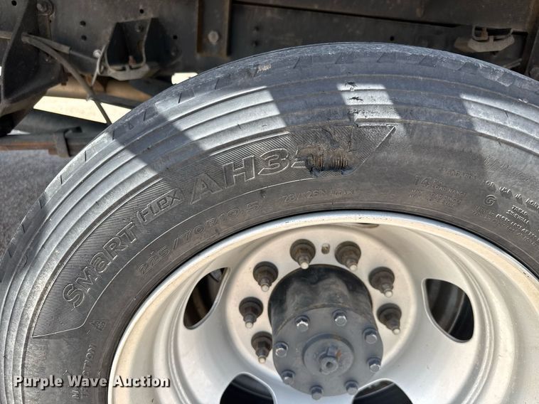 image for item EM8028 2021 Dodge Ram 5500 flatbed truck