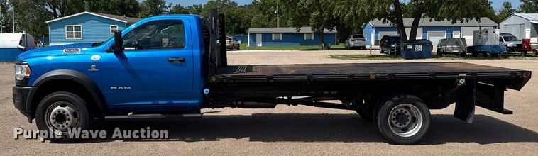 image for item EM8029 2021 Dodge Ram 5500 flatbed truck