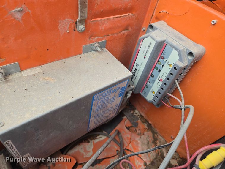 image for item EN8277 Arrow board trailer