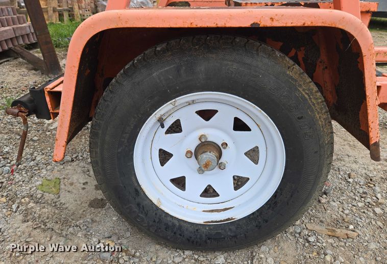 image for item EN8277 Arrow board trailer