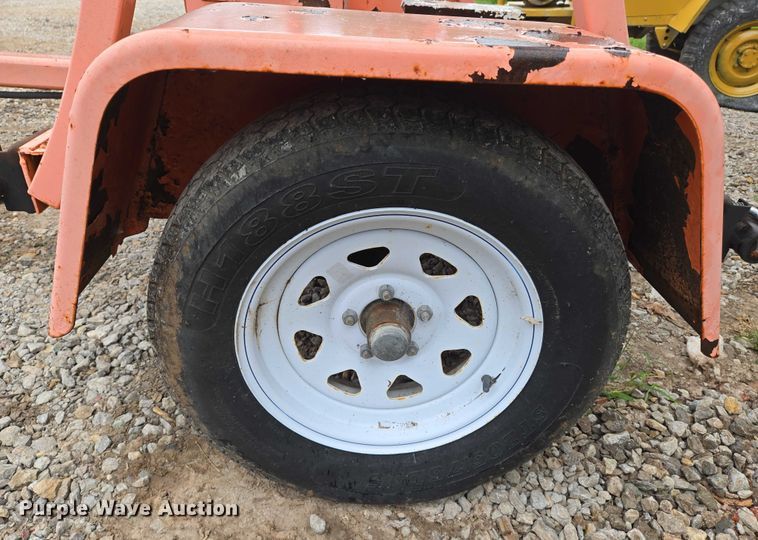 image for item EN8277 Arrow board trailer