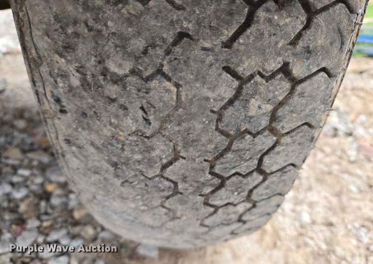 image for item EN8277 Arrow board trailer