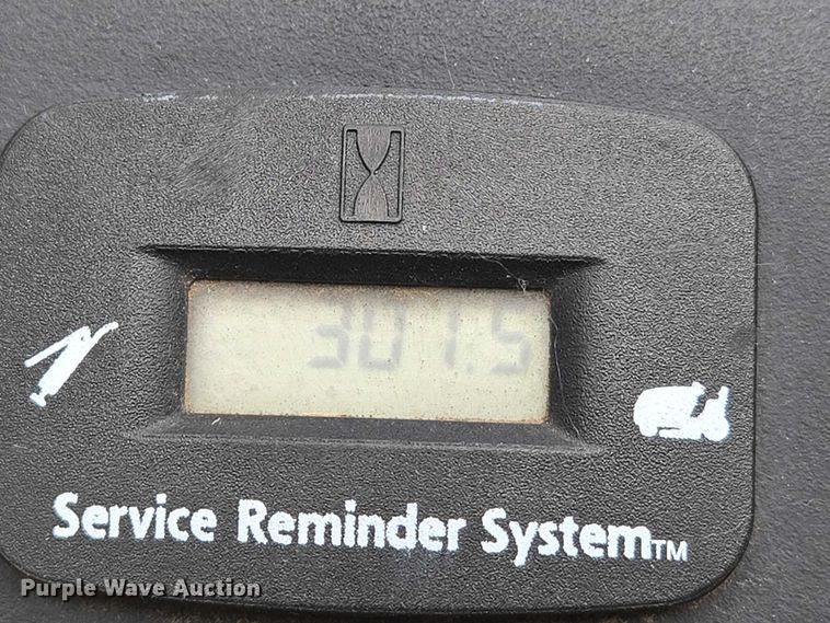 image for item EN8286 John Deere LA105 lawn mower