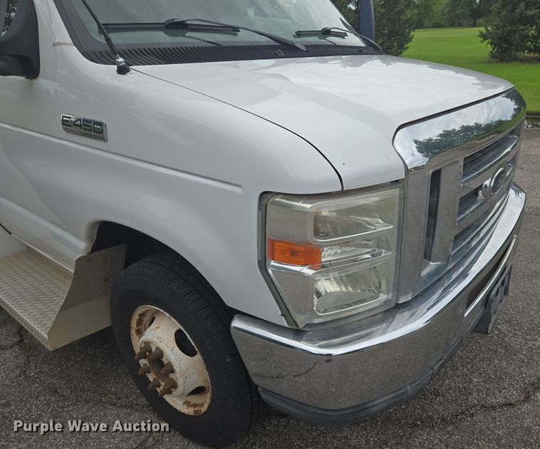 image for item EN8303 2011 Ford E450 RV
