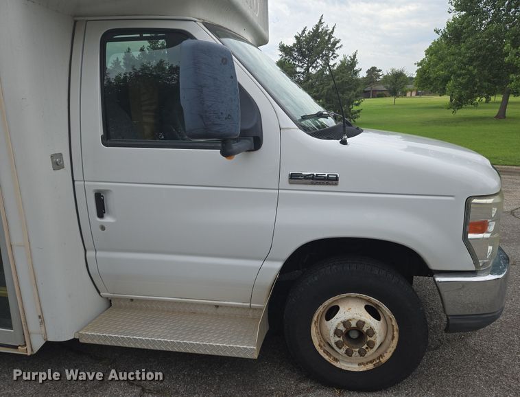 image for item EN8303 2011 Ford E450 RV