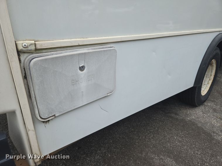 image for item EN8303 2011 Ford E450 RV