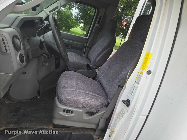 image for item EN8303 2011 Ford E450 RV