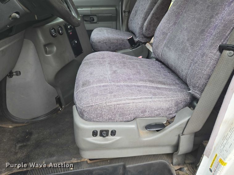 image for item EN8303 2011 Ford E450 RV