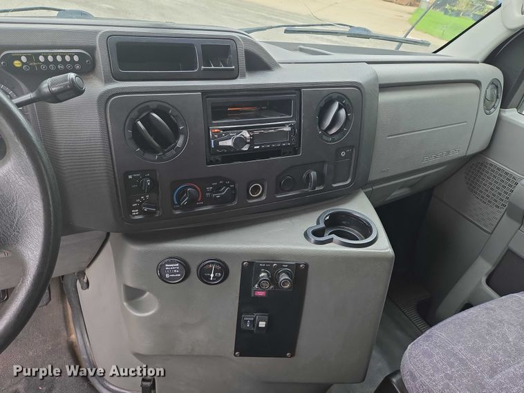 image for item EN8303 2011 Ford E450 RV