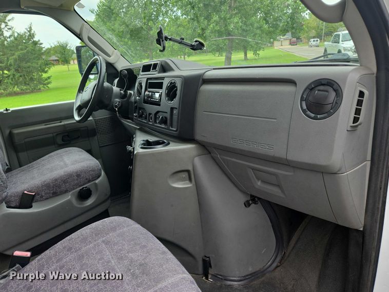 image for item EN8303 2011 Ford E450 RV