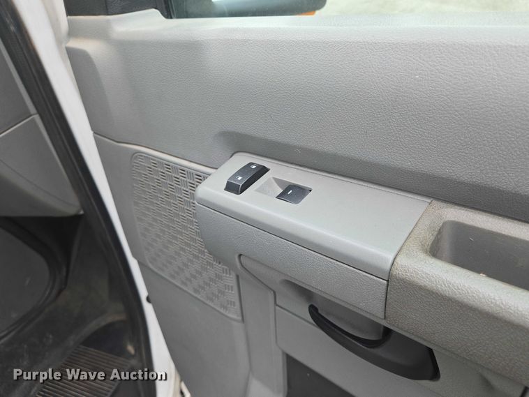 image for item EN8303 2011 Ford E450 RV