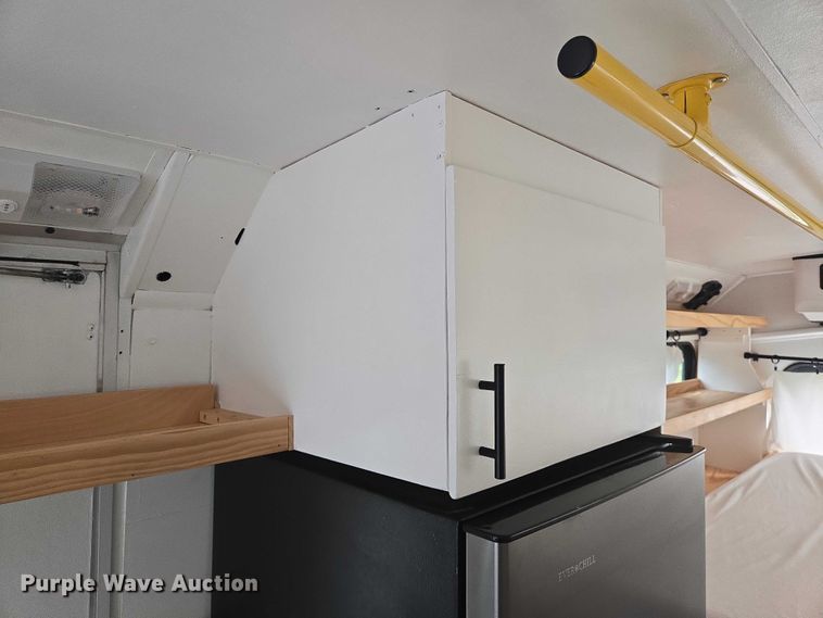 image for item EN8303 2011 Ford E450 RV