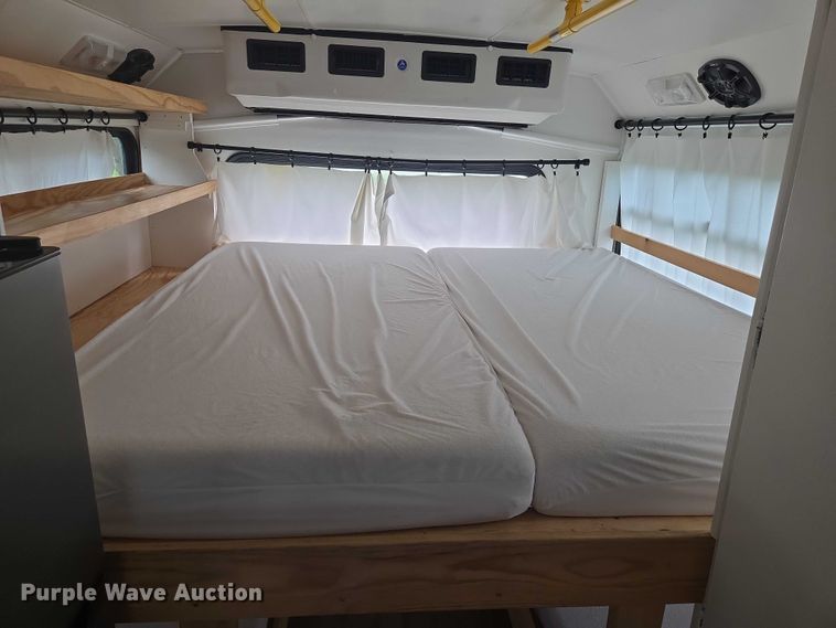 image for item EN8303 2011 Ford E450 RV