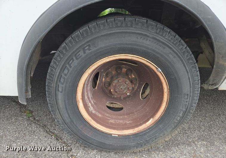 image for item EN8303 2011 Ford E450 RV