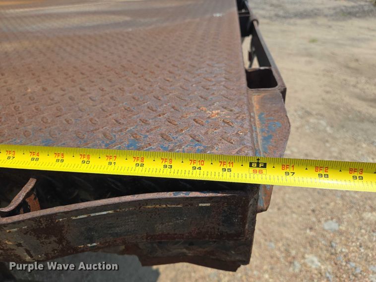 image for item EN8344 1999 GMC C7 flatbed truck