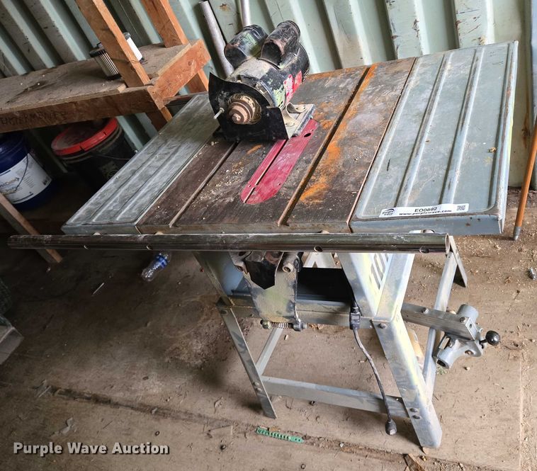 image for item EO0892 Delta table saw 