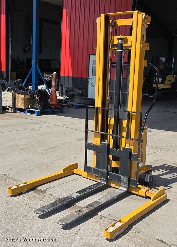 image for item EO1598 Big Joe M-22-16 pallet jack