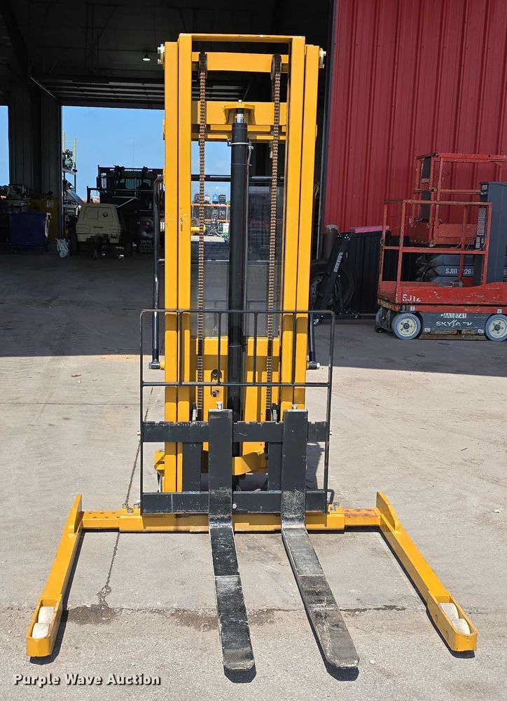 image for item EO1598 Big Joe M-22-16 pallet jack