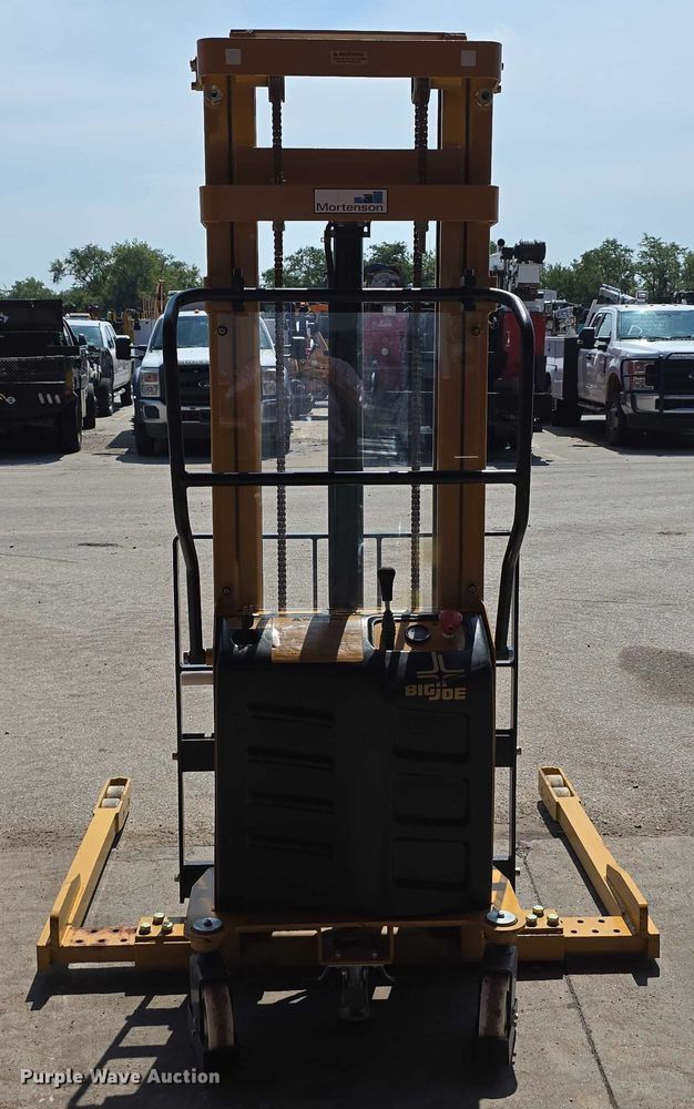 image for item EO1598 Big Joe M-22-16 pallet jack