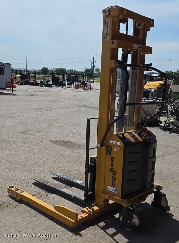 image for item EO1598 Big Joe M-22-16 pallet jack