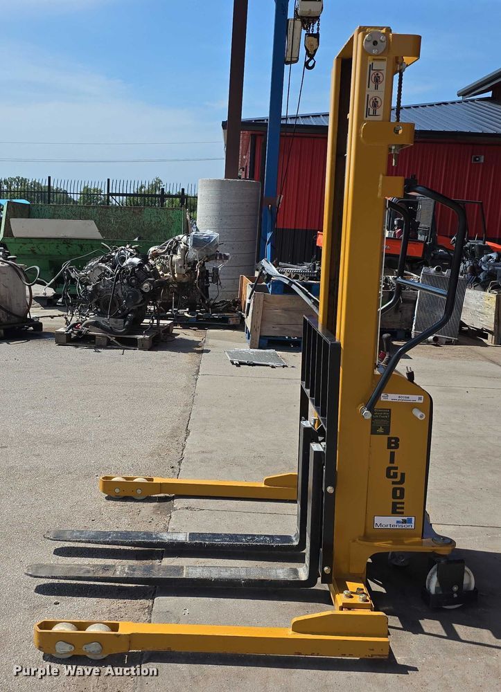 image for item EO1598 Big Joe M-22-16 pallet jack