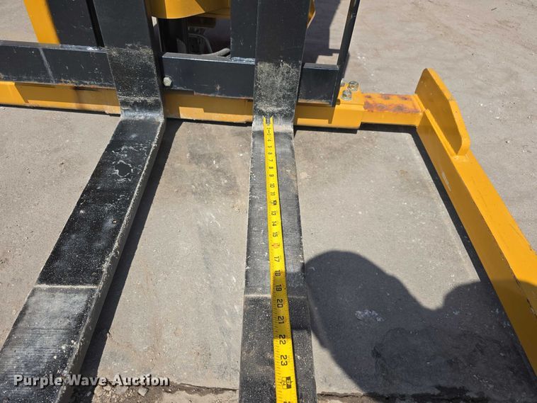 image for item EO1598 Big Joe M-22-16 pallet jack