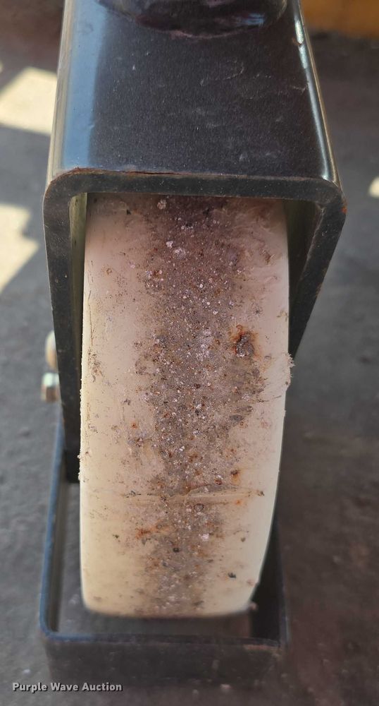 image for item EO1598 Big Joe M-22-16 pallet jack