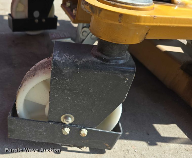 image for item EO1598 Big Joe M-22-16 pallet jack