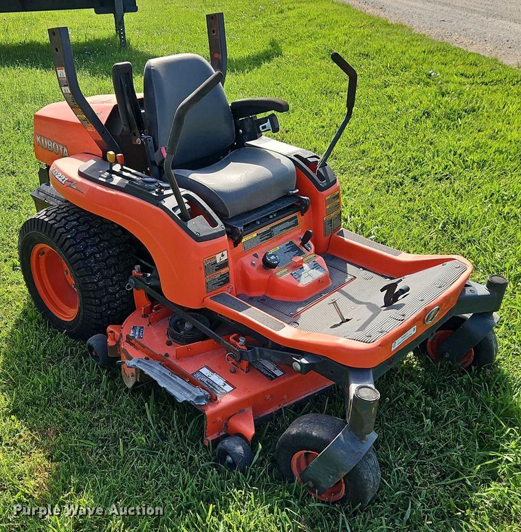 image for item EO4571 Kubota ZD221 lawn mower