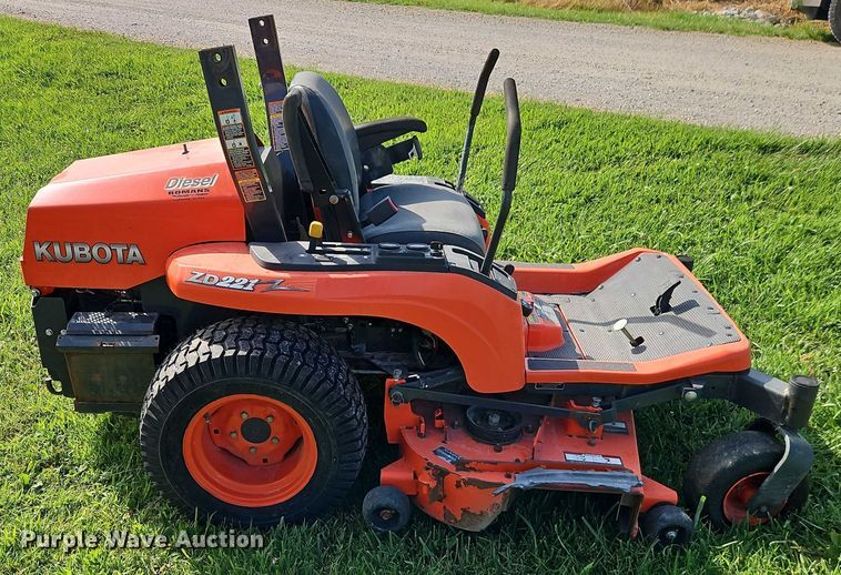 image for item EO4571 Kubota ZD221 lawn mower
