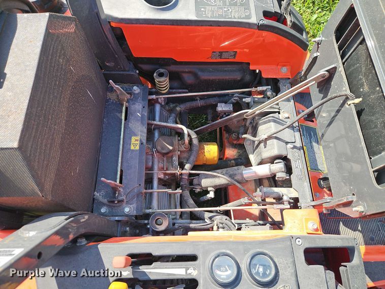 image for item EO4571 Kubota ZD221 lawn mower