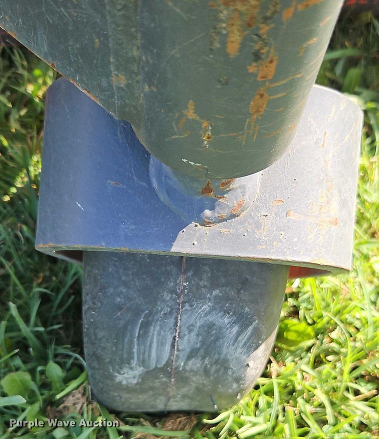 image for item EO4571 Kubota ZD221 lawn mower