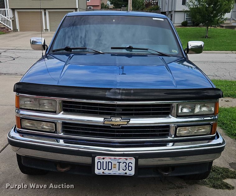 image for item EO4579 1991 Chevrolet K1500 pickup truck