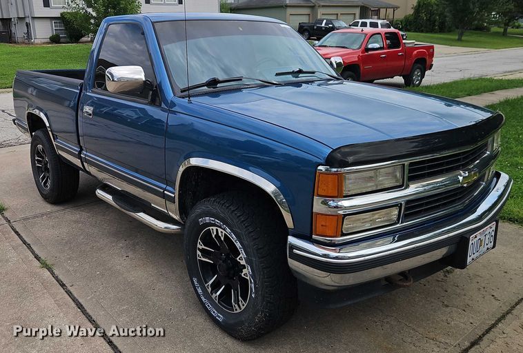image for item EO4579 1991 Chevrolet K1500 pickup truck