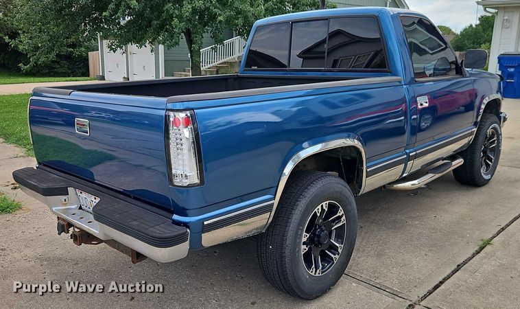 image for item EO4579 1991 Chevrolet K1500 pickup truck