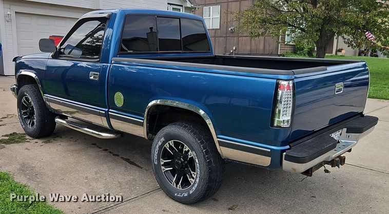 image for item EO4579 1991 Chevrolet K1500 pickup truck