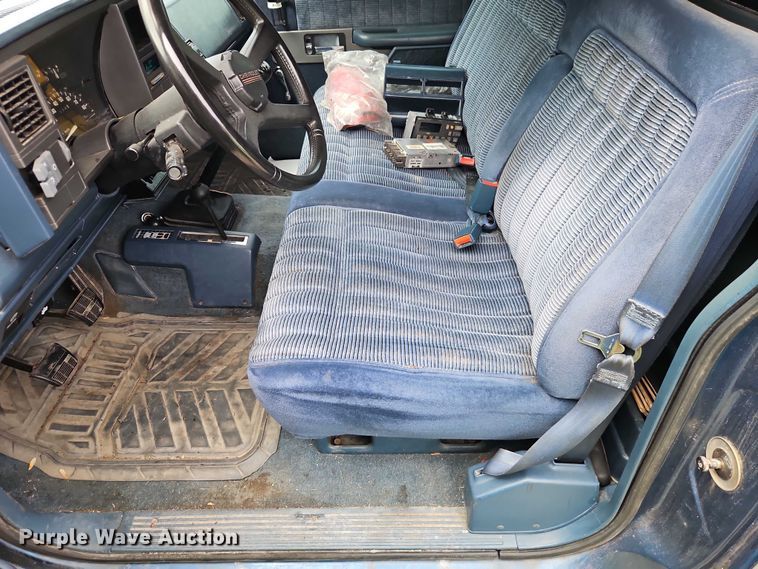 image for item EO4579 1991 Chevrolet K1500 pickup truck