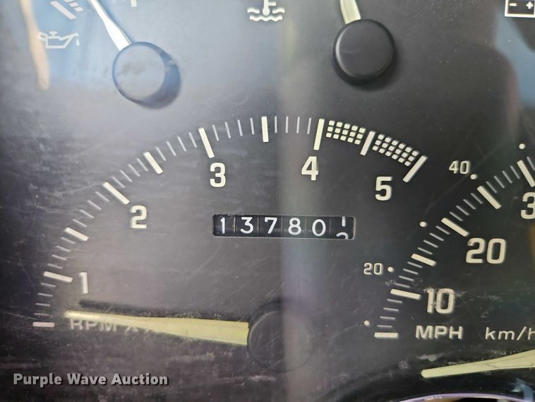 image for item EO4579 1991 Chevrolet K1500 pickup truck