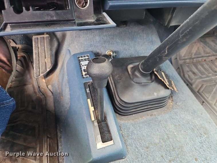 image for item EO4579 1991 Chevrolet K1500 pickup truck