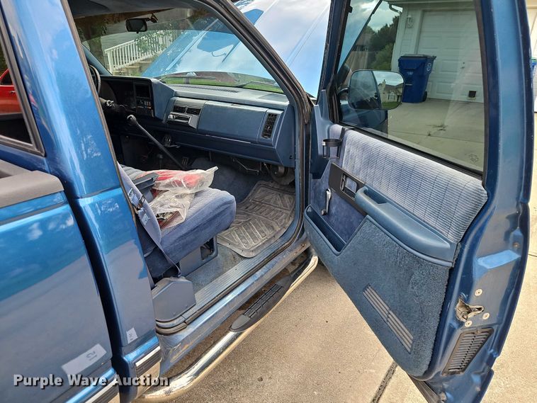 image for item EO4579 1991 Chevrolet K1500 pickup truck