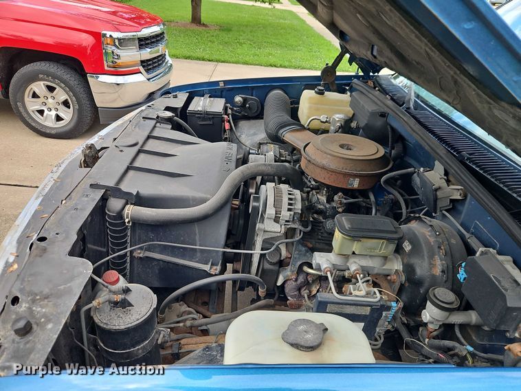 image for item EO4579 1991 Chevrolet K1500 pickup truck